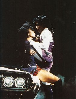 http://img.photobucket.com/albums/v67/mochalox/prince/p_and_Cat_lovesexy_tour_1988.bmp