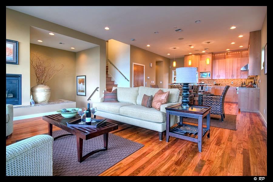 IMAGE: http://img.photobucket.com/albums/v67/rparchen/Real%20Estate/RB_1.jpg