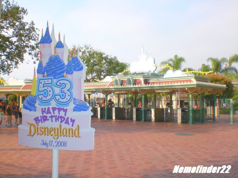 disneylandsummer2008868edit.jpg