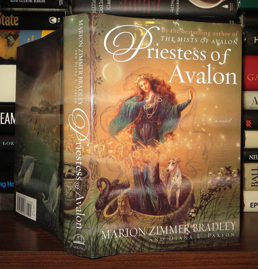 MARION ZIMMER BRADLEY - Priestess of Avalon Avalon, Book 4