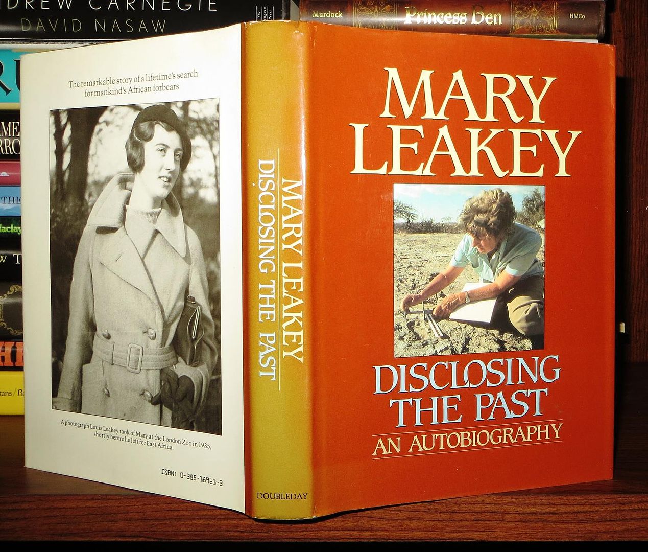 LEAKEY, MARY D. - Disclosing the Past