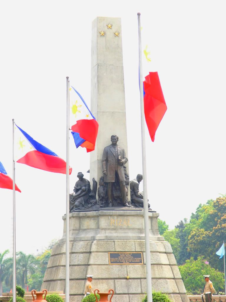 Rizal Monument2