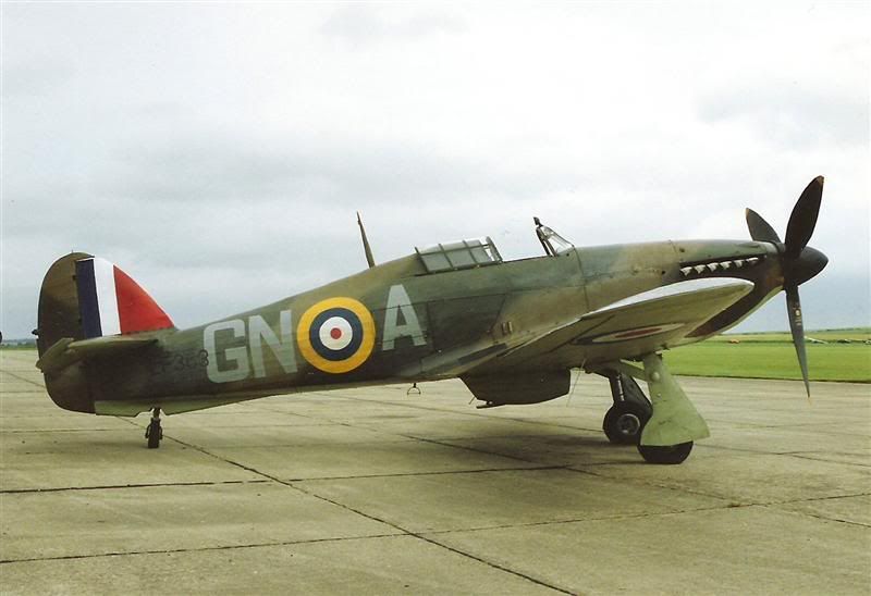 http://img.photobucket.com/albums/v679/LAHarve/BBMF/LF363/LF363Duxford1992.jpg