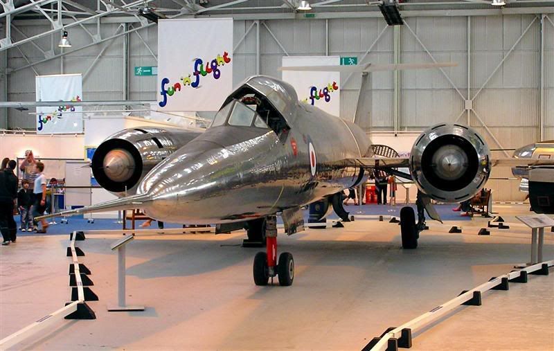 http://img.photobucket.com/albums/v679/LAHarve/Cosford/XF926Cosford30August2007.jpg