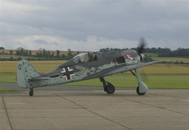 http://img.photobucket.com/albums/v679/LAHarve/Duxford%206July2007/FW190Duxford6July20071.jpg