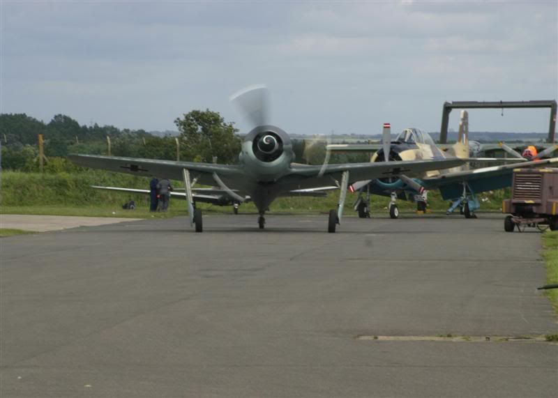 http://img.photobucket.com/albums/v679/LAHarve/Duxford%206July2007/FW190Duxford6July2007a.jpg