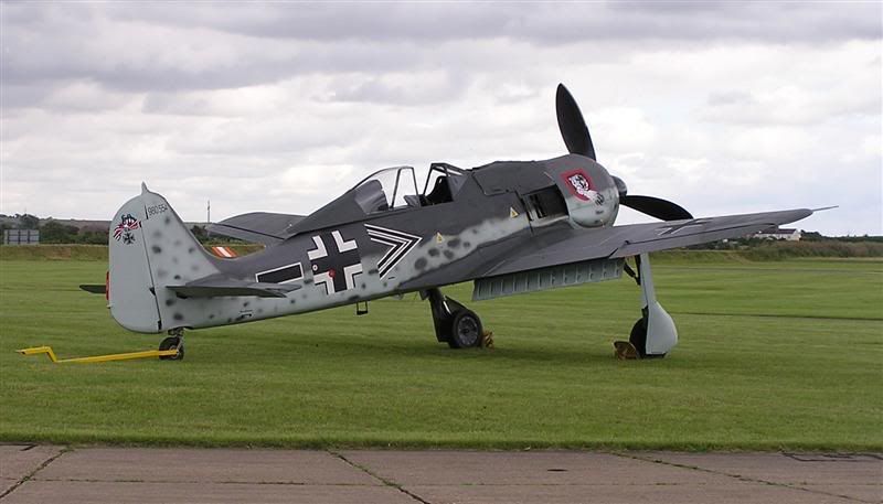 http://img.photobucket.com/albums/v679/LAHarve/Duxford%206July2007/FW190Duxford6July2007a2.jpg