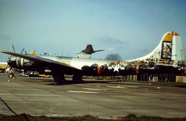 http://img.photobucket.com/albums/v679/LAHarve/Duxford%20pre1984/GBHDKDuxford19801_zps48866a15.jpg