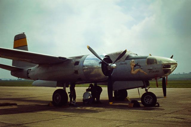 http://img.photobucket.com/albums/v679/LAHarve/Duxford%20pre1984/InvaderDuxford2_zps703c4bd9.jpg