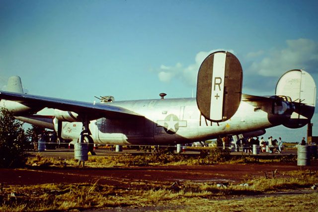 http://img.photobucket.com/albums/v679/LAHarve/Duxford%20pre1984/N94459Duxford1_zps659be57a.jpg