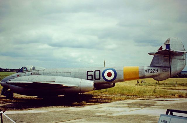 http://img.photobucket.com/albums/v679/LAHarve/Duxford%20pre1984/VT229/VT229Duxford_zps4f0a8273.jpg