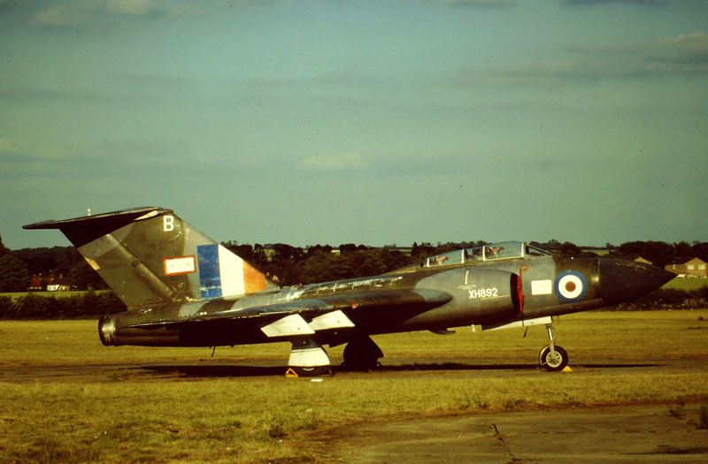 http://img.photobucket.com/albums/v679/LAHarve/Duxford%20pre1984/XH892/XH892_zps9e99ec15.jpg