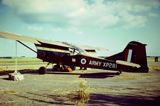 http://img.photobucket.com/albums/v679/LAHarve/Duxford%20pre1984/XP281Duxford_zpse81bb00d.jpg
