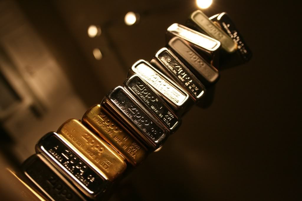 IMAGE: http://img.photobucket.com/albums/v679/buyusfear1/Zippo016.jpg