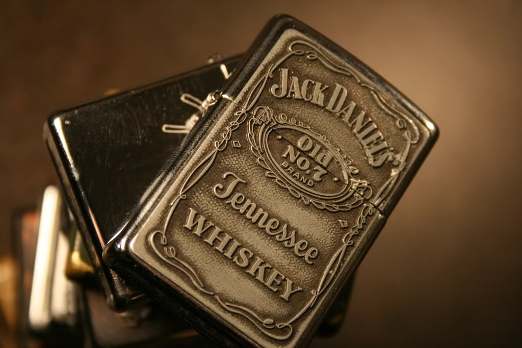 IMAGE: http://img.photobucket.com/albums/v679/buyusfear1/Zippo021.jpg