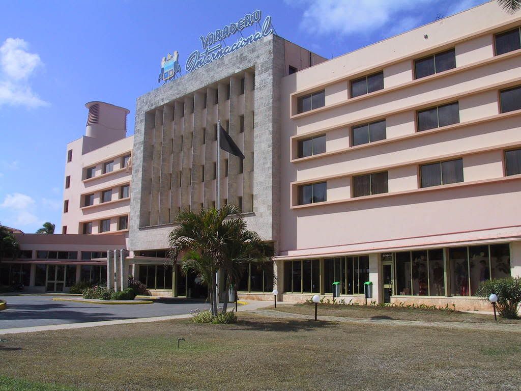 IMAGE: http://img.photobucket.com/albums/v680/Cuba05/Cuba501.jpg