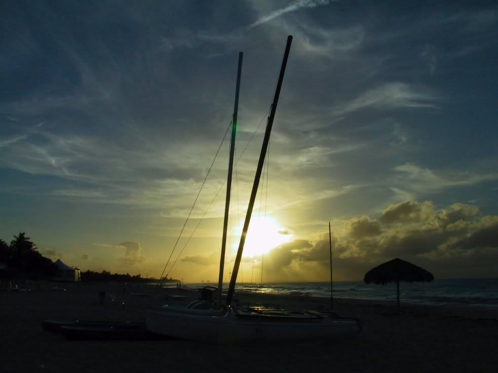 IMAGE: http://img.photobucket.com/albums/v680/Cuba05/CubaSunset.jpg