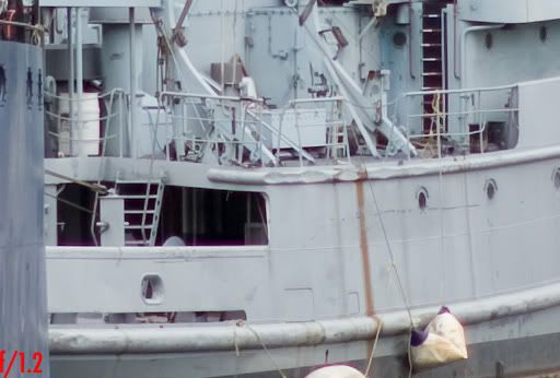 IMAGE: http://img.photobucket.com/albums/v680/ixoye/IMG_8456lrz-crop.jpg