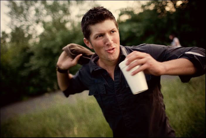 IMAGE: http://img.photobucket.com/albums/v680/ixoye/adam-ari-0014lrz-1.jpg