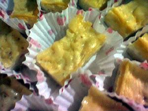 full lemak, telor, keju, dan kornet