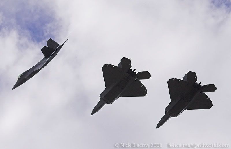 http://img.photobucket.com/albums/v681/motf/2008/0807riat/01/08-07-08_RIAT_0183-01.jpg