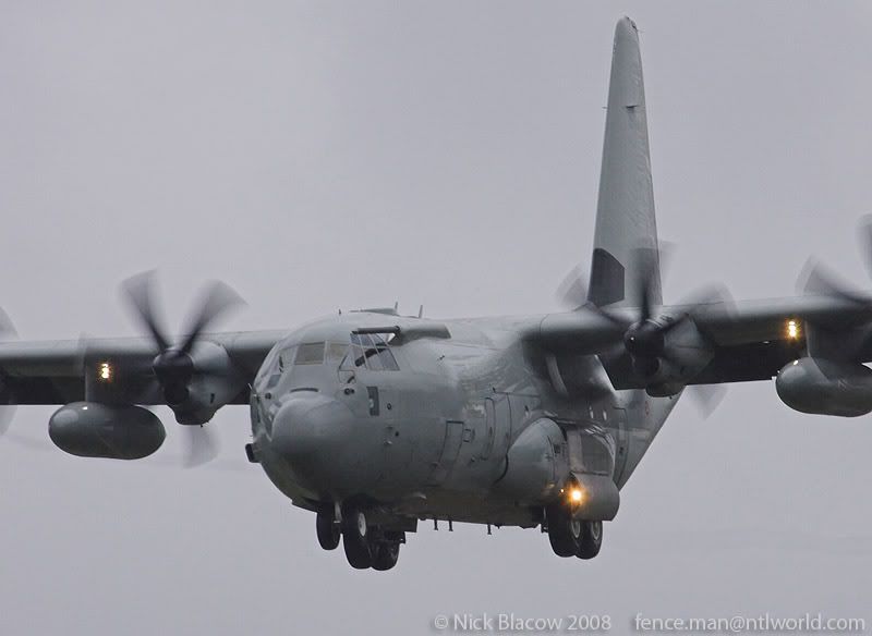 http://img.photobucket.com/albums/v681/motf/2008/0807riat/02/08-07-09_RIAT_0023-01.jpg