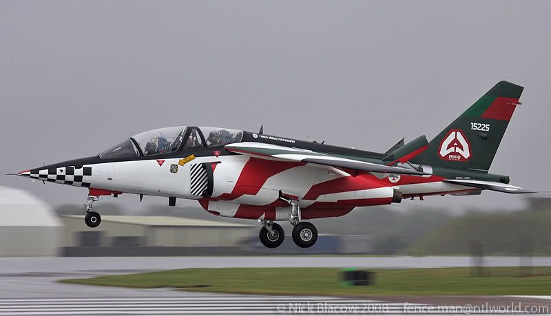 http://img.photobucket.com/albums/v681/motf/2008/0807riat/02/08-07-09_RIAT_0264-01.jpg