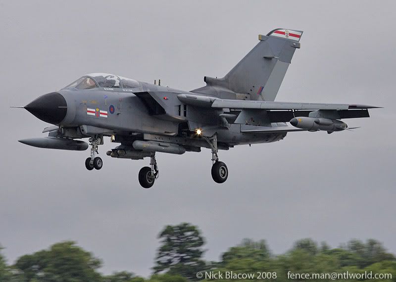 http://img.photobucket.com/albums/v681/motf/2008/0807riat/02/08-07-09_RIAT_0461-01.jpg