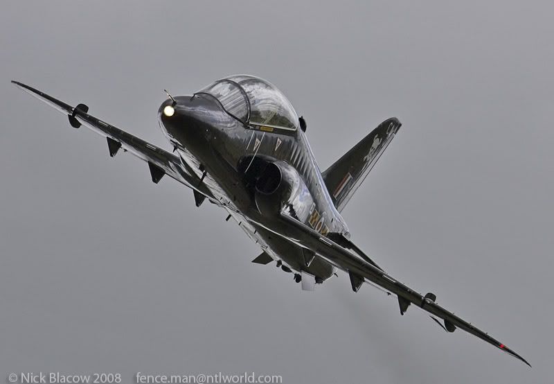 http://img.photobucket.com/albums/v681/motf/2008/0807riat/03/08-07-10_RIAT_0777-01.jpg