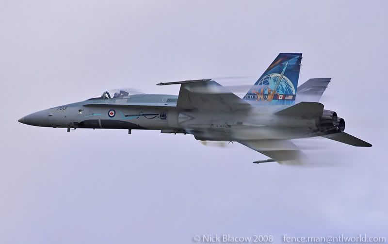 http://img.photobucket.com/albums/v681/motf/2008/0807riat/04/08-07-11_RIAT_0113-01.jpg