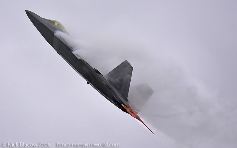 http://img.photobucket.com/albums/v681/motf/2008/0807riat/04/08-07-11_RIAT_0820-01.jpg