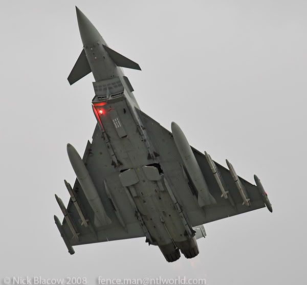 http://img.photobucket.com/albums/v681/motf/2008/0807riat/05/08-07-14_RIAT_0284-01.jpg