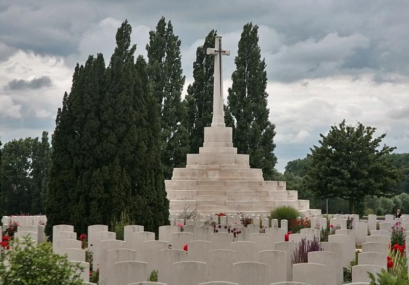 http://img.photobucket.com/albums/v681/motf/2009/Ypres/02-305.jpg