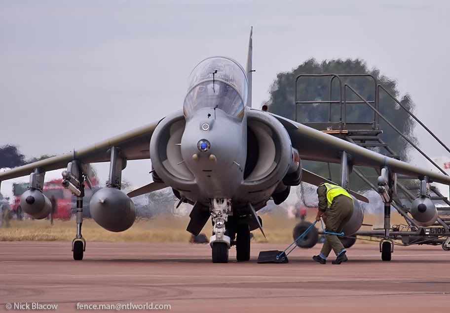 http://img.photobucket.com/albums/v681/motf/2010/RIAT10/Last/Harrier/10-07-19RIAT5748.jpg