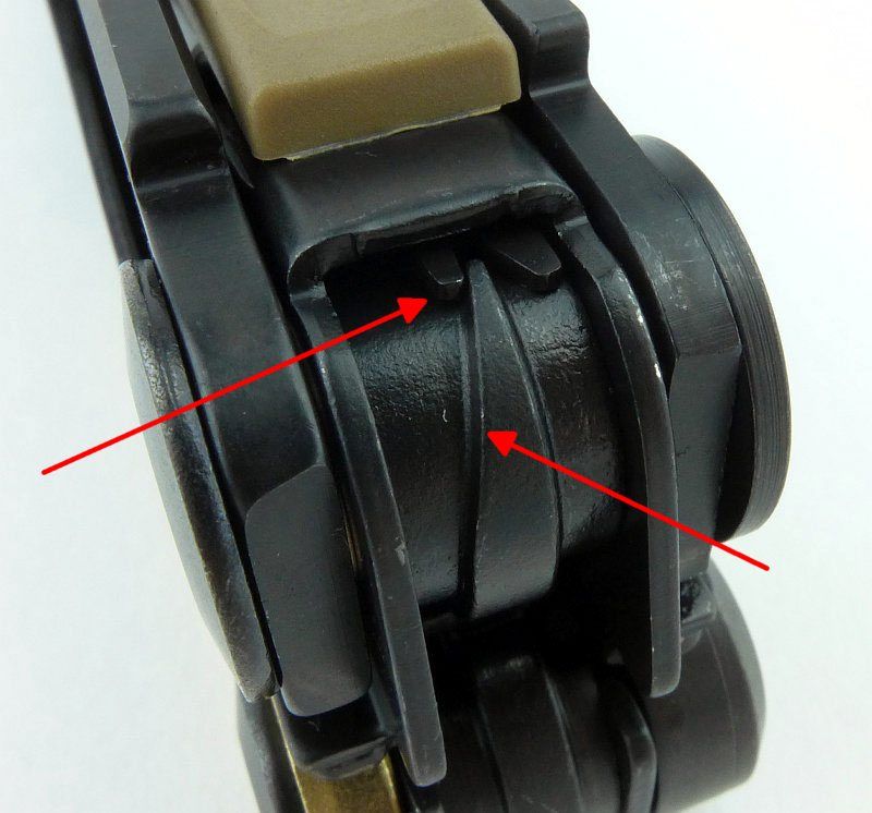 photo 73 MUT blade safety lock cam P1210025 002.jpg