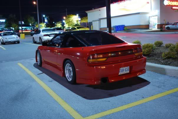http://img.photobucket.com/albums/v684/1crazesr20/Car%20Related/BostonPizza2.jpg