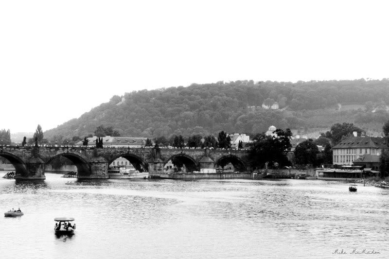 IMAGE: http://img.photobucket.com/albums/v684/mikeisgod/charles-bridge.jpg
