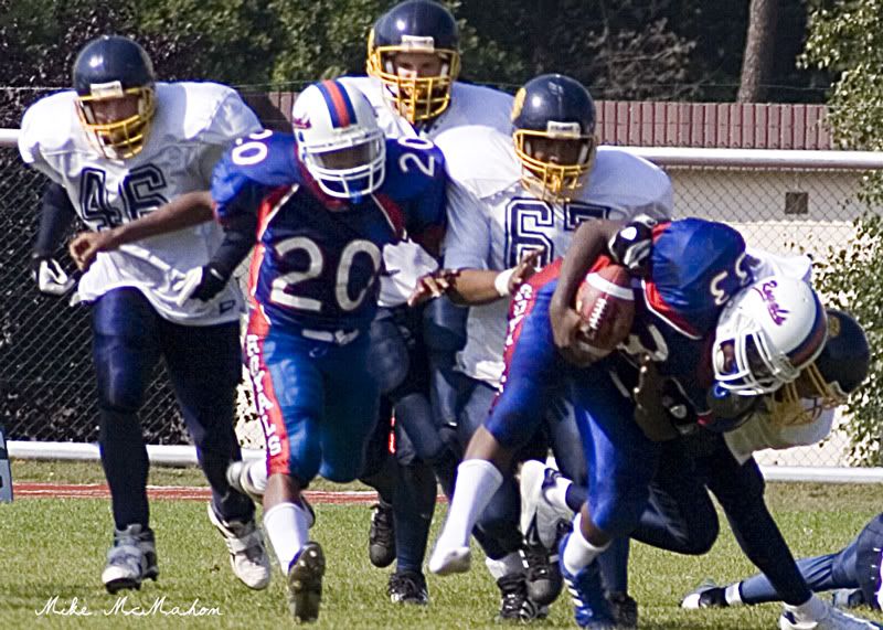 IMAGE: http://img.photobucket.com/albums/v684/mikeisgod/footballweek2_2.jpg