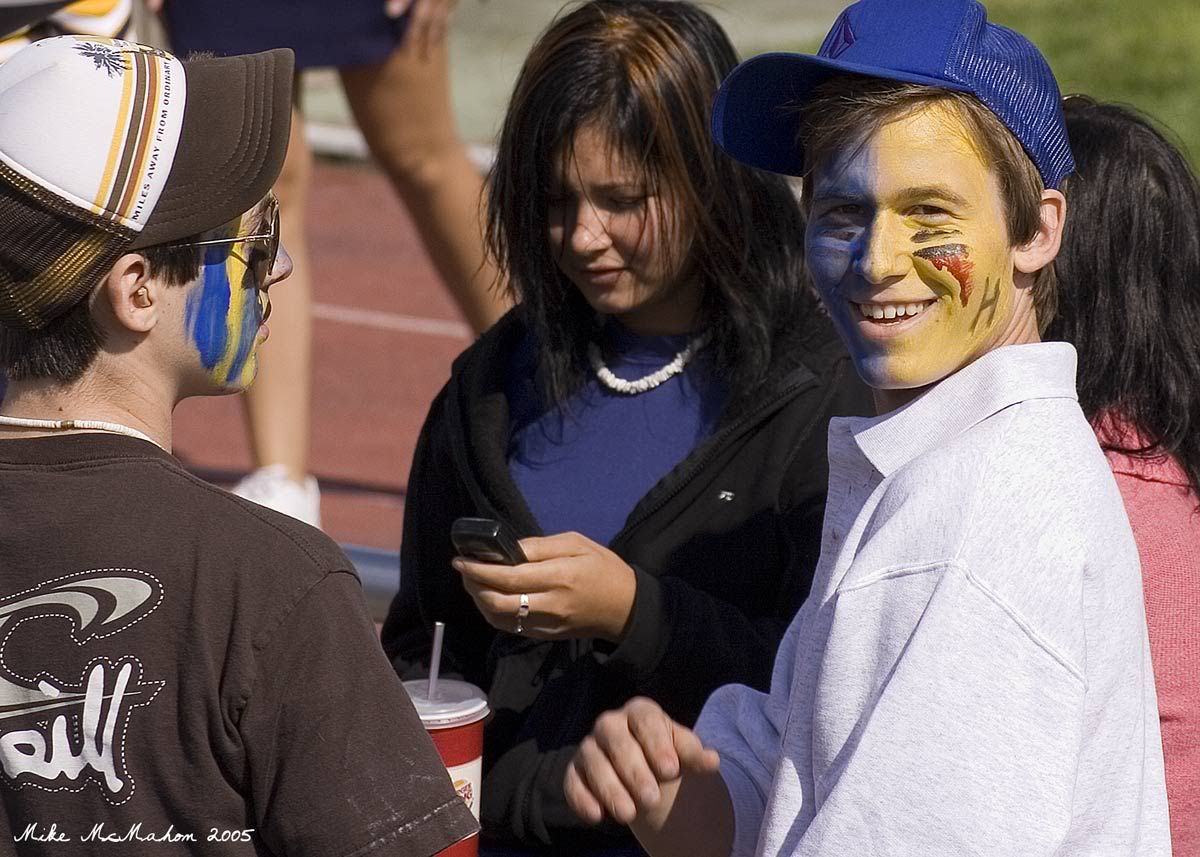 IMAGE: http://img.photobucket.com/albums/v684/mikeisgod/schoolspirit.jpg
