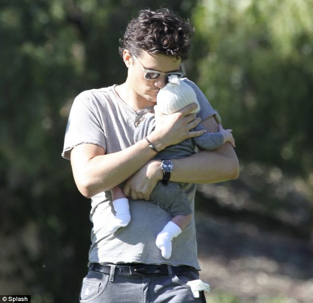 Orlando Bloom and aby Flynn orlando bloom wife and baby. Orlando Bloom and aby Flynn