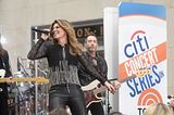 th_shania-todayshow061617-47.jpg