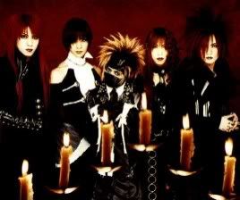 da esquerda para direita: Die (Guitarrista); Toshiya (baixista); Kyo (vocalista); Shinya (Baterista); Kaoru (guitarrista)