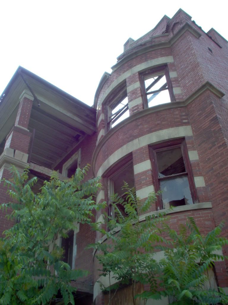 Abandoned Apartments - Detroit