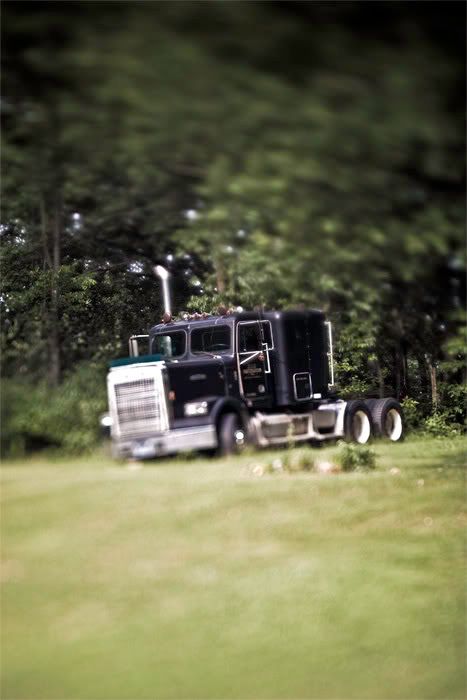 IMAGE: http://img.photobucket.com/albums/v69/SpeakerPhreaker/RIG.jpg