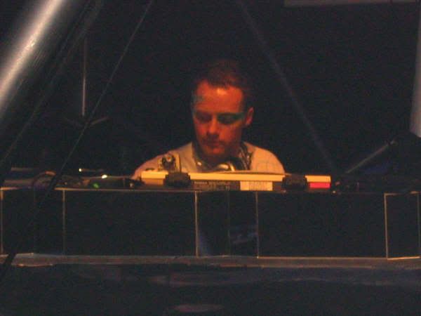 [img width=600 height=450]http://img.photobucket.com/albums/v692/steegie1984/In%20Qontrol/93a084c2.jpg[/img]