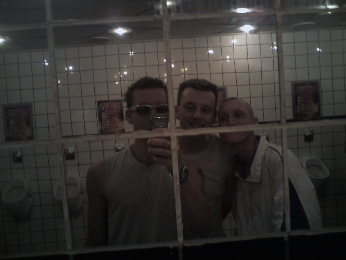 [IMG]http://img.photobucket.com/albums/v693/itsdarklikehell/Night%20of%20Hardcore%20vs%20Night%20of%20the%20Gabbers/Photo-0372.jpg[/IMG]