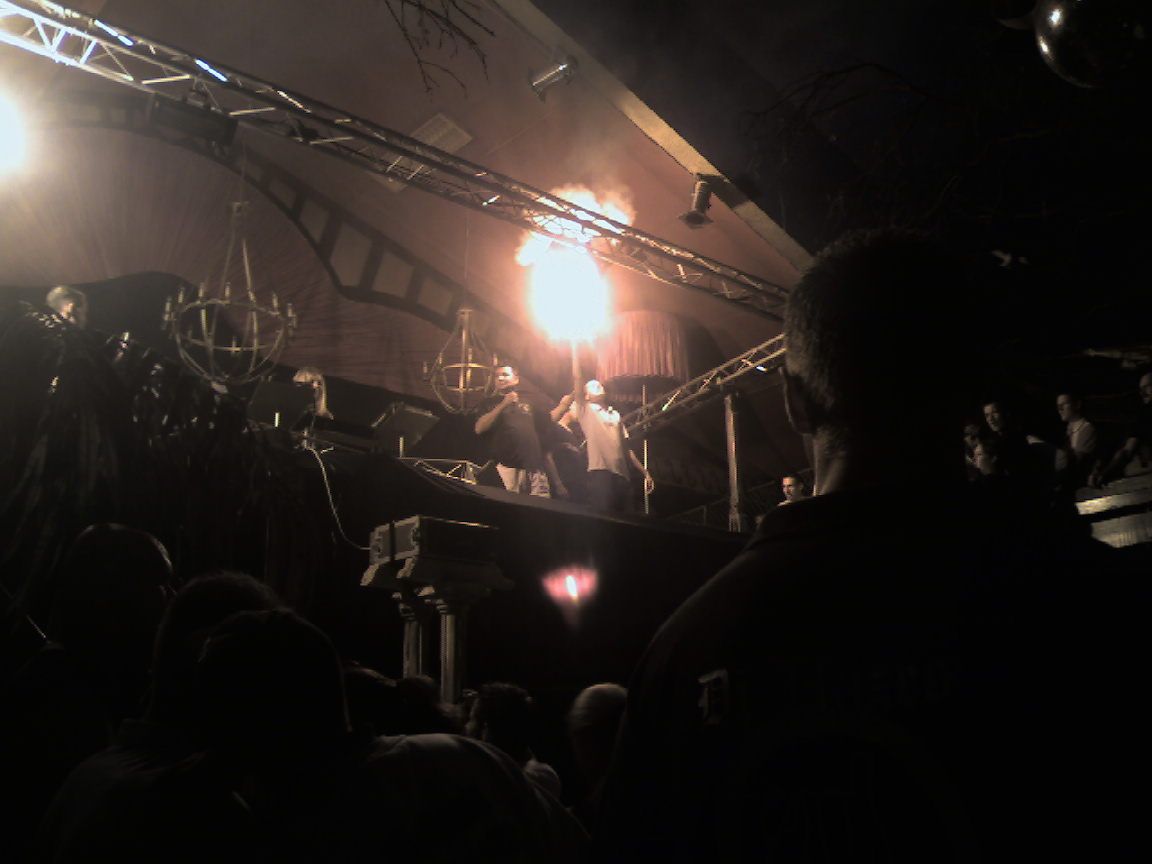 [IMG]http://img.photobucket.com/albums/v693/itsdarklikehell/Night%20of%20Hardcore%20vs%20Night%20of%20the%20Gabbers/Photo-0375.jpg[/IMG]