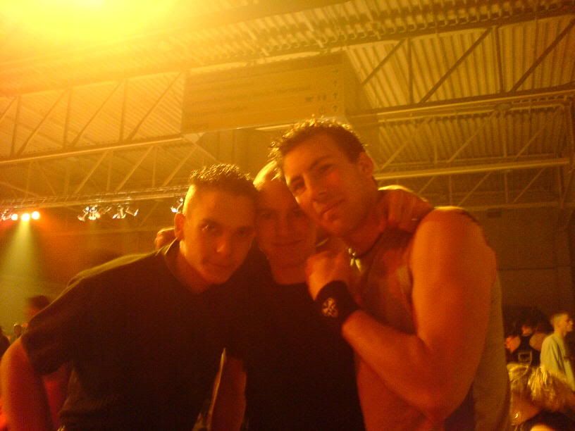 [IMG]http://img.photobucket.com/albums/v693/itsdarklikehell/moh%202006%20brabant%20hallen%20den%20bosch/25692f28.jpg[/IMG]