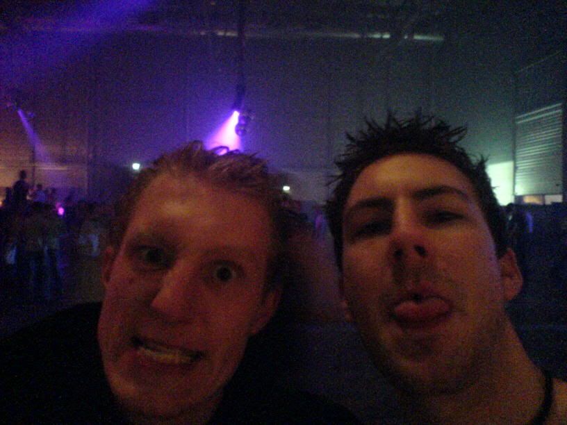 [IMG]http://img.photobucket.com/albums/v693/itsdarklikehell/moh%202006%20brabant%20hallen%20den%20bosch/booskijkeenronzztongisslap.jpg[/IMG]