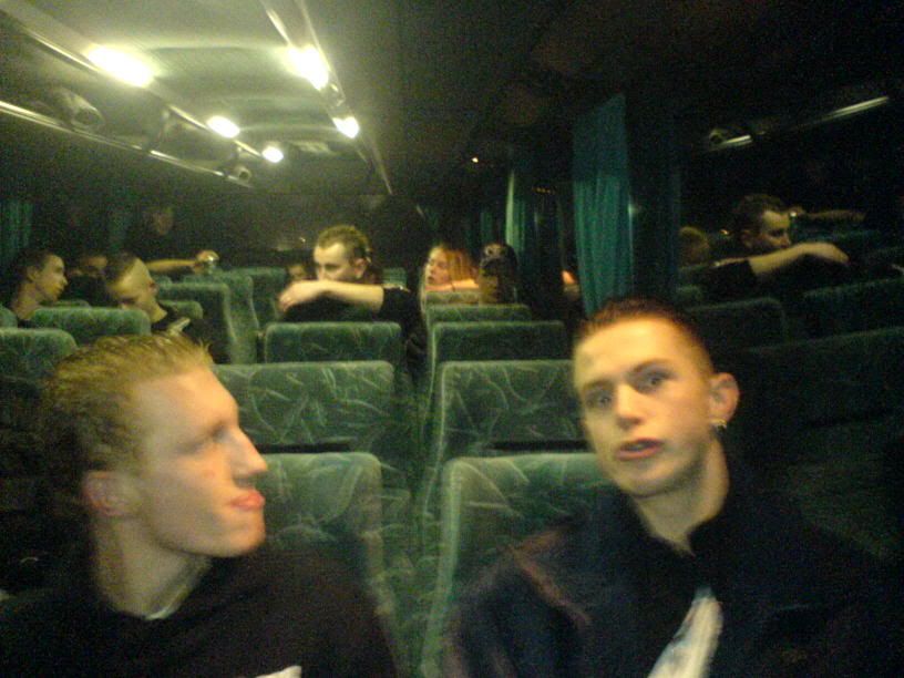 [IMG]http://img.photobucket.com/albums/v693/itsdarklikehell/moh%202006%20brabant%20hallen%20den%20bosch/huhwaarhepjetover.jpg[/IMG]